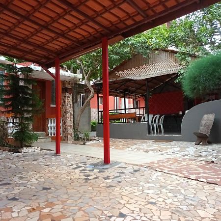 Hotel Badinca Alojamento Low Cost In Bissau Avenida Francisco Mendes المظهر الخارجي الصورة