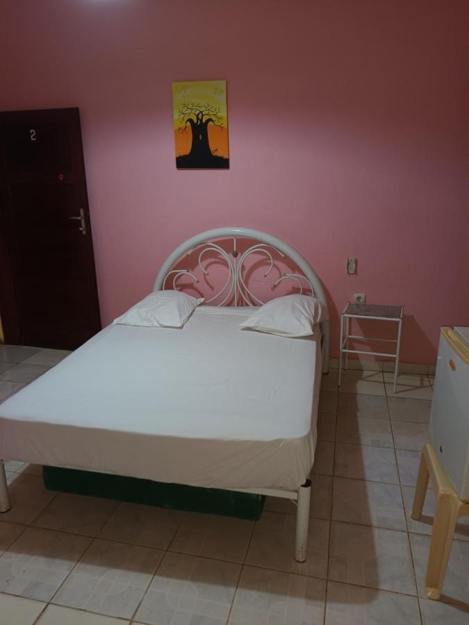 Hotel Badinca Alojamento Low Cost In Bissau Avenida Francisco Mendes المظهر الخارجي الصورة