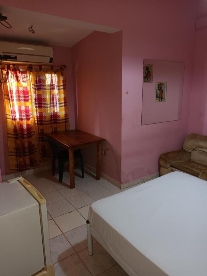 Hotel Badinca Alojamento Low Cost In Bissau Avenida Francisco Mendes المظهر الخارجي الصورة