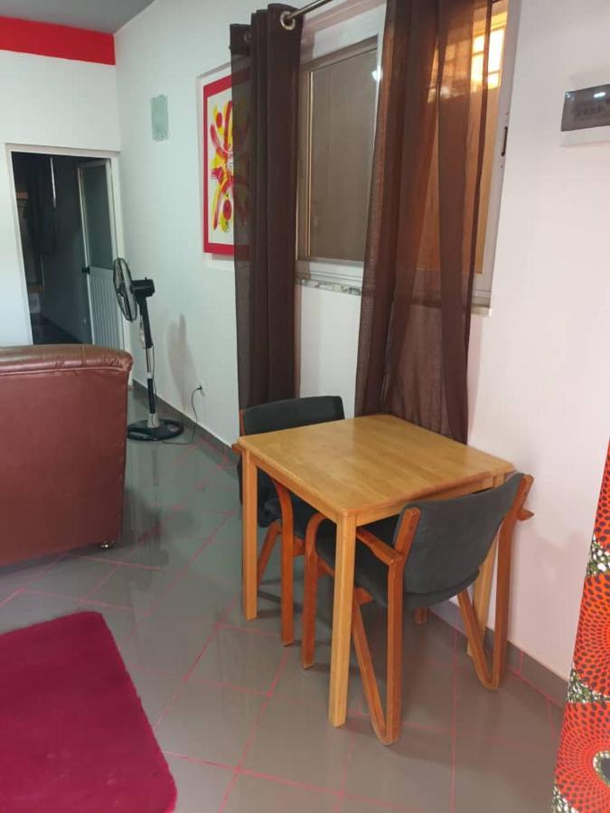 Hotel Badinca Alojamento Low Cost In Bissau Avenida Francisco Mendes المظهر الخارجي الصورة