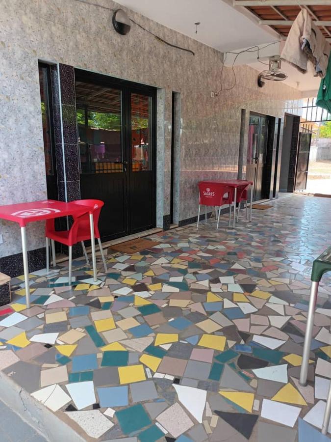 Hotel Badinca Alojamento Low Cost In Bissau Avenida Francisco Mendes المظهر الخارجي الصورة